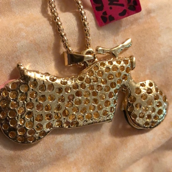 Betsey Johnson motorcycle necklace NWT - Picture 2 of 2